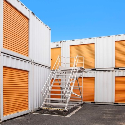 Storage in shipping containers in Brussels: advantages